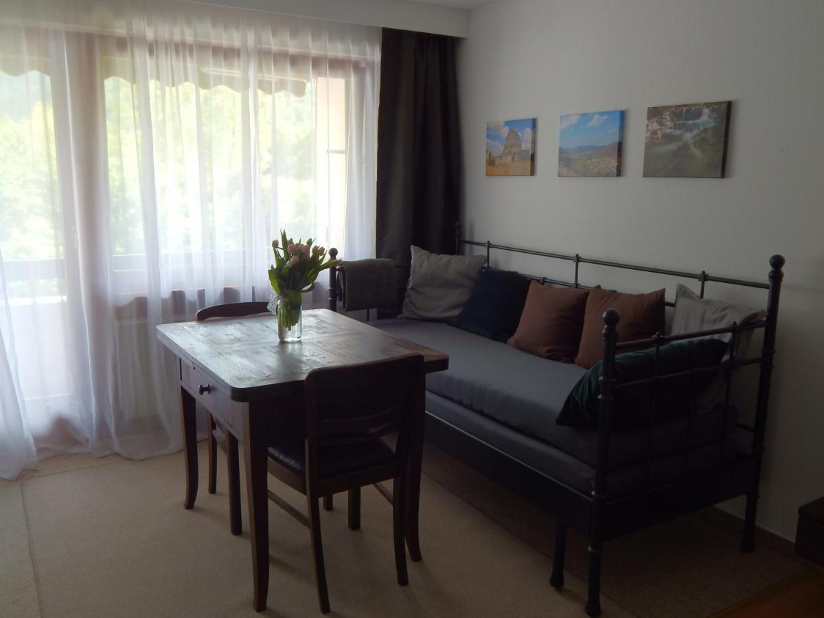 Free Apartment - Burgblick Bad Urach Kültér fotó